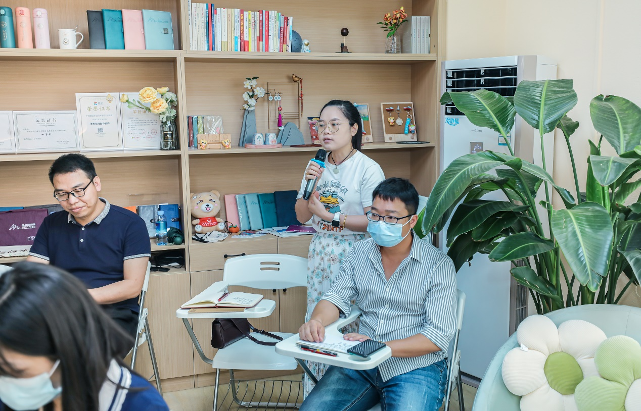 市政與交通學(xué)院輔導(dǎo)員李玉老師發(fā)言