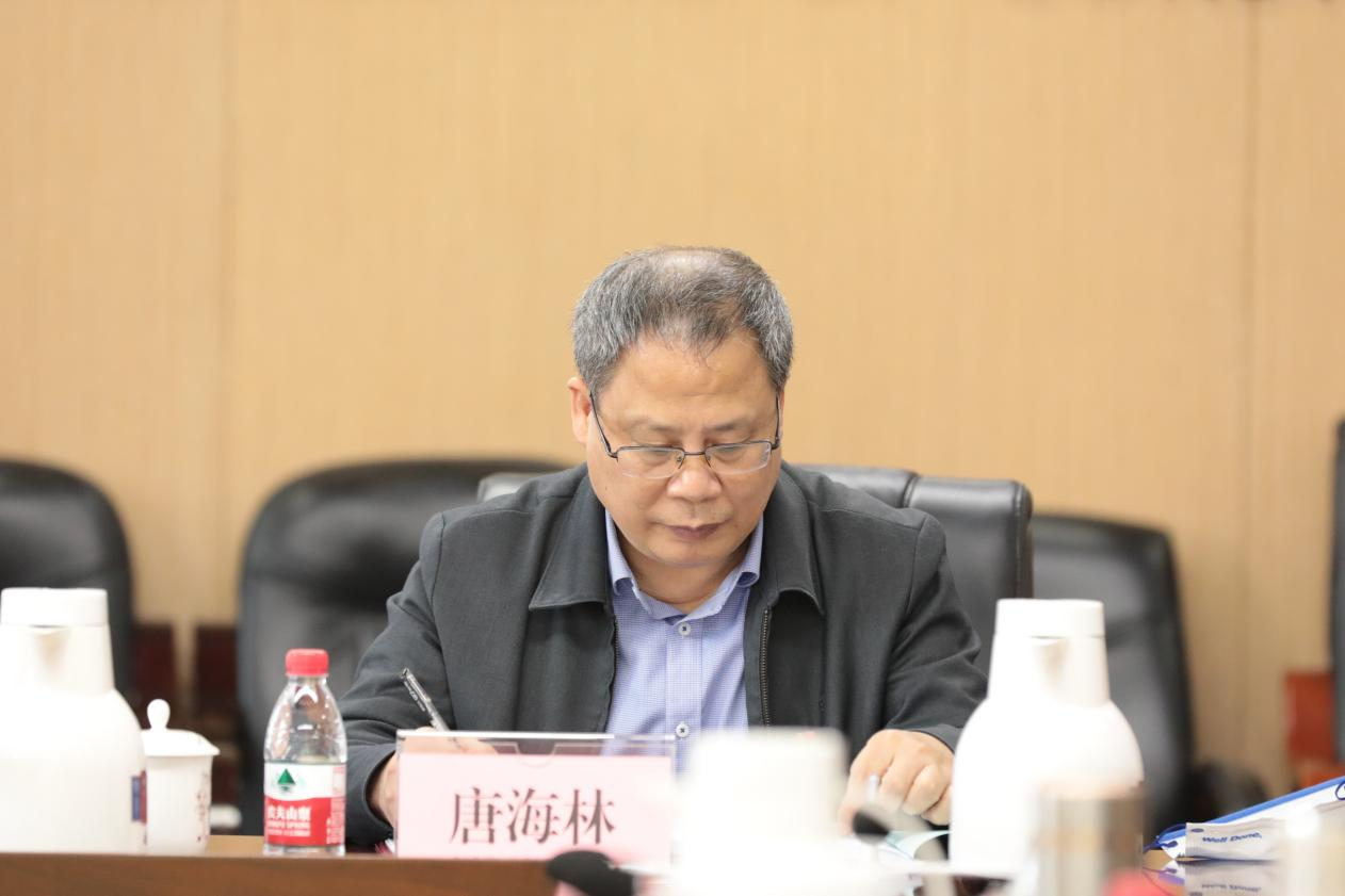 自治區(qū)紀委監(jiān)委駐自治區(qū)住房城鄉(xiāng)建設廳紀檢監(jiān)察組副組長、 一級調研員唐海林到會指導
