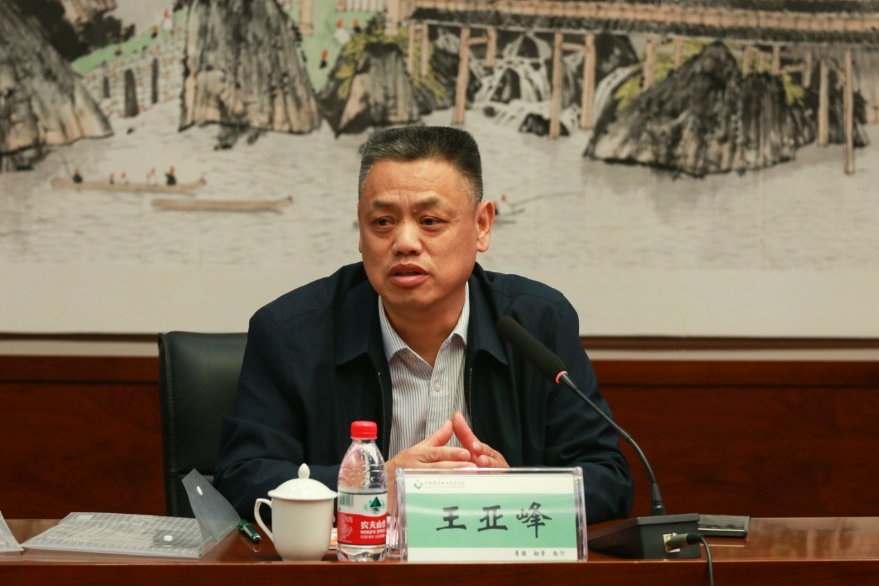 江蘇省高校思想政治理論課教學指導委員會分教指委秘書長王亞峰教授在座談交流會上講話