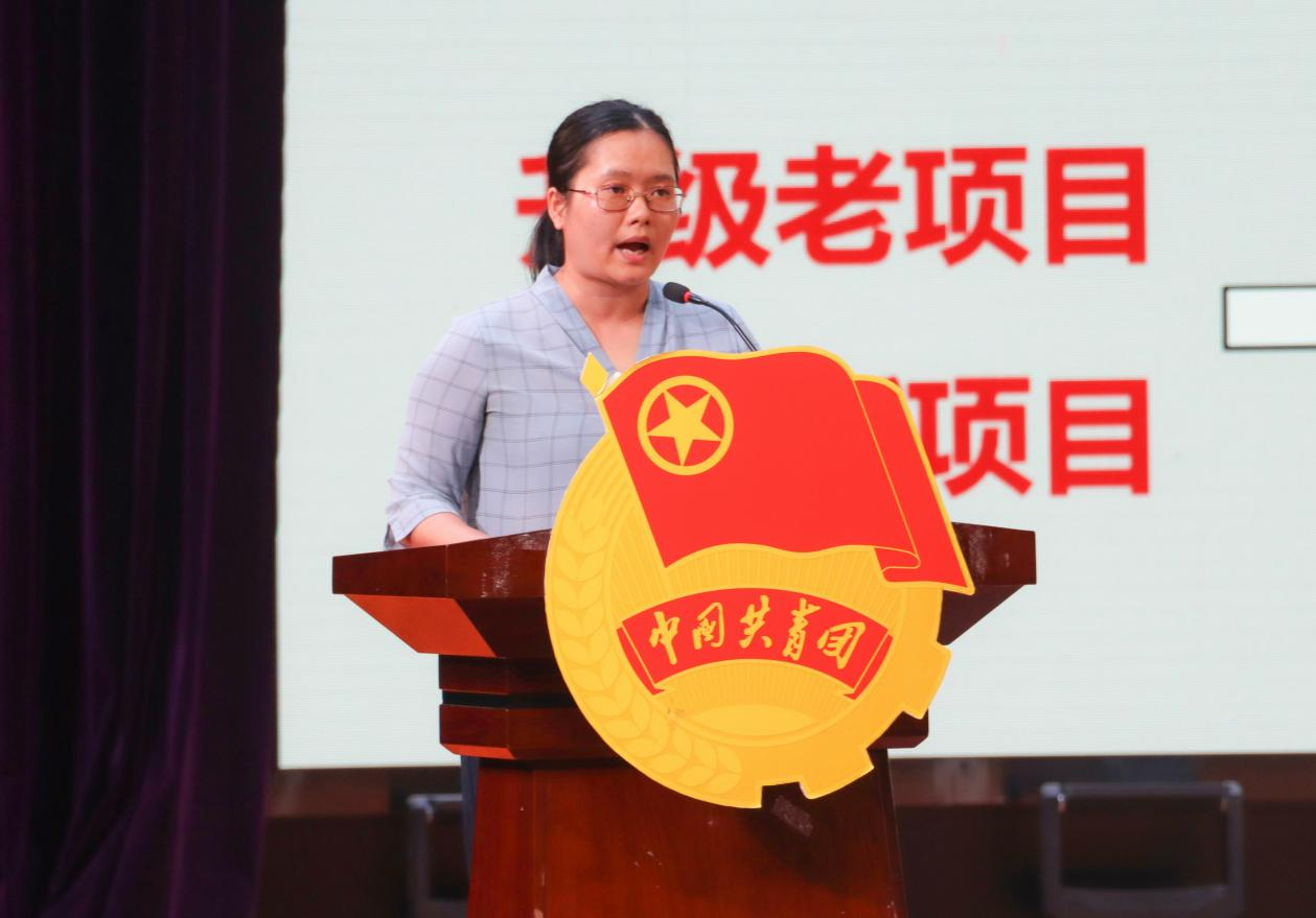 社會實踐“優(yōu)秀單位”代表?李姿蓉老師作經驗分享